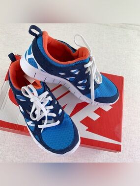 Nike Free Run 2 sneakers Light Photo Blue Orange big boy size 5.5Y